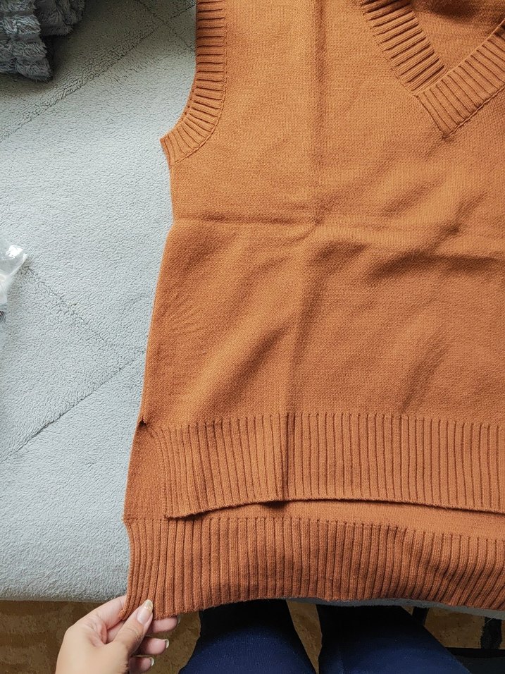 Kahverengi V Yakalı Örgü Kadın Süveter - Görsel 3