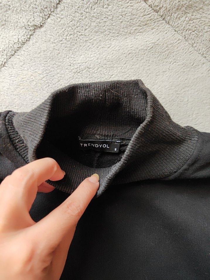 Siyah Yarım Fermuarlı Boğazlı kadın Polar - Görsel 3