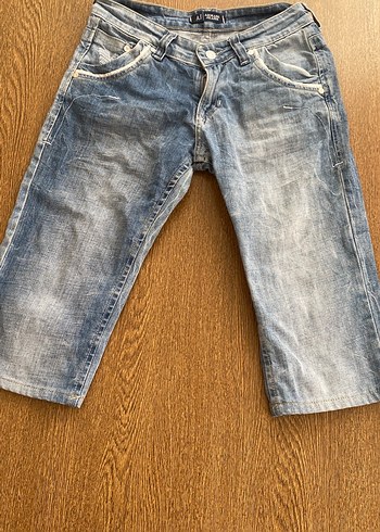 Armani Jeans ürünü