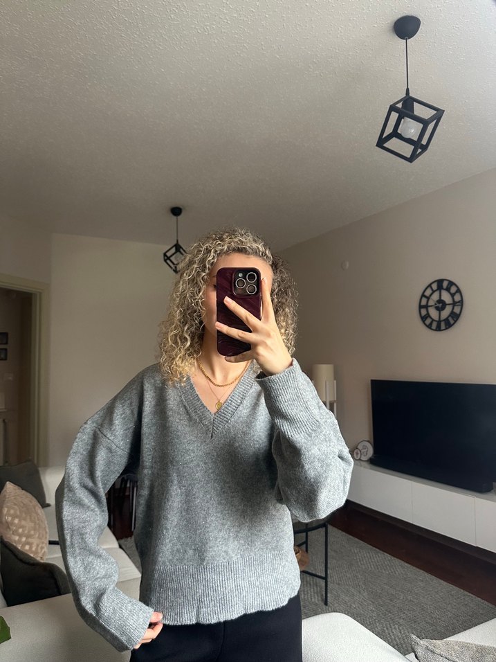 Gri V Yakalı Salaş Triko Kadın Kazak - Görsel 2