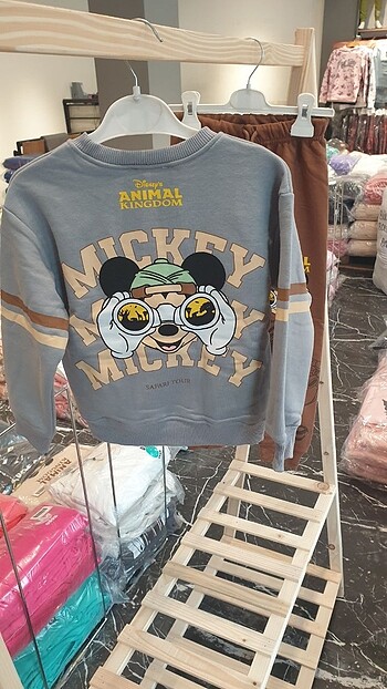 8 Yaş Beden kahverengi Renk Mickeyli Çocuk Takım