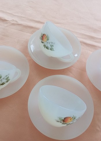 Beyaz Pastel Meyve Desenli 4'lü Fincan Takımı