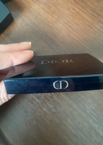 Dior Kırmızı Tonlu Göz Farı Paleti - Görsel 2