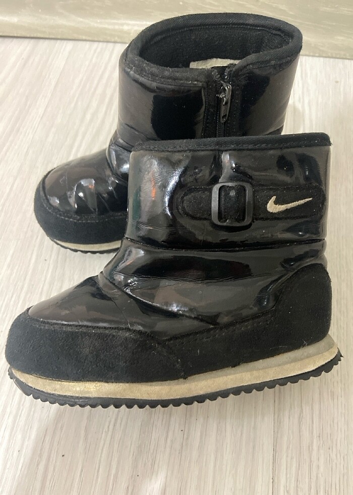Nike marka kız çocuk botu - Görsel 2
