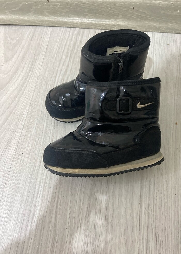 Nike marka kız çocuk botu - Görsel 3