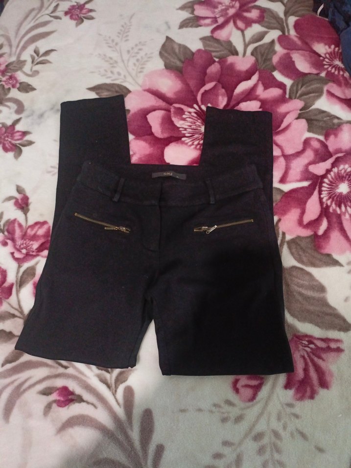 Kadın Siyah Baskılı Dar Kesim Kumaş Pantolon - Görsel 4