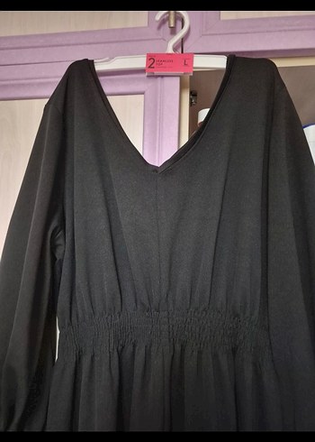 Uzun Siyah V Yaka Gotik Elbise - Görsel 3