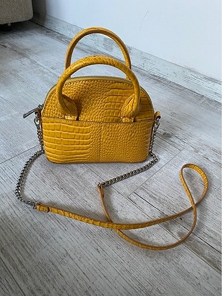 Sarı renk deri çanta