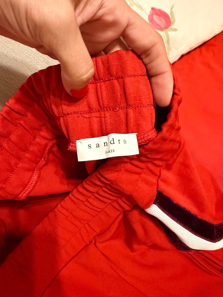 Kırmızı Spor Şıklık: Rahat ve Şık Pantolon — görsel 5/8