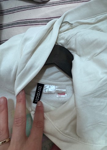 Kadın Beyaz Kapüşonlu Mini Sweatshirt - Görsel 3