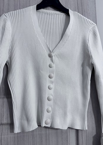 Düğmeli Beyaz Kadın Hırka - Görsel 2