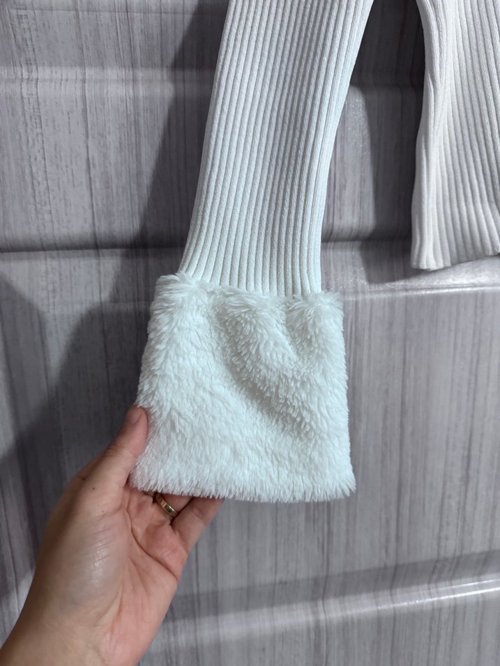 Düğmeli Beyaz Kadın Hırka - Görsel 3