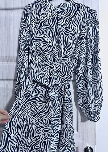 Zebra Desenli Gri Mini Elbise - Görsel 2