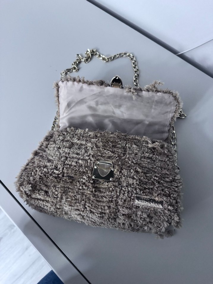 Gri Tüylü Örgü Kadın Çanta - Görsel 4
