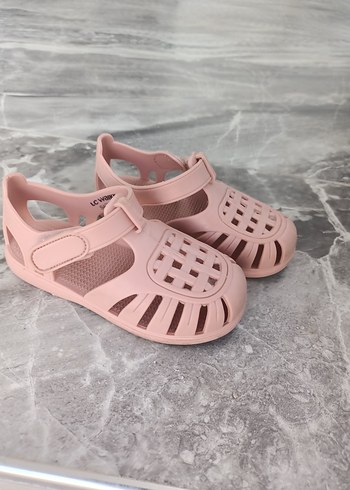 Kız Çocuk Pembe Sandalet