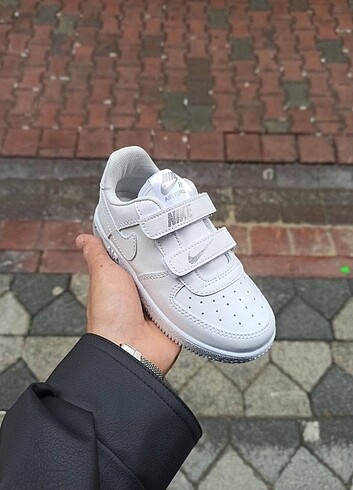 Işıklı Nike çocuk spor ayakkabı 