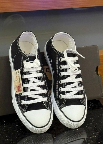 36 Beden Converse Siyah spor ayakkabı