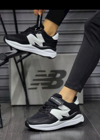 New Balance çocuk spor ayakkabı