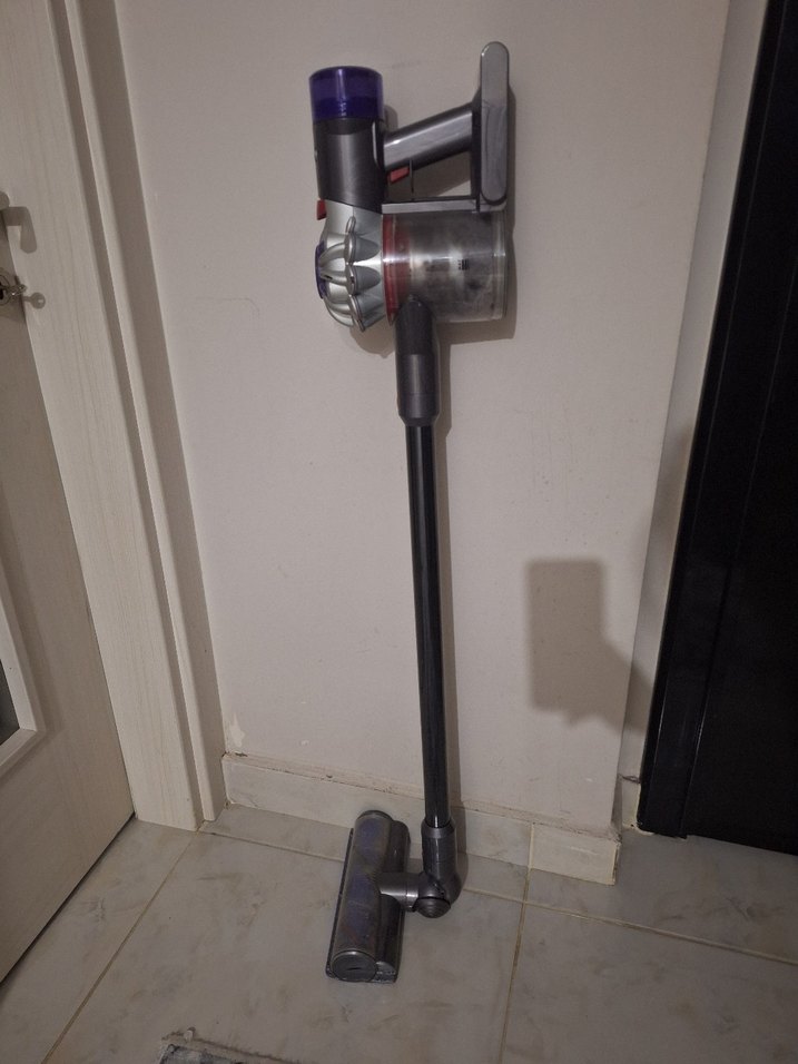 Dyson V8 Absolute Kablosuz Dikey Süpürge - Görsel 3