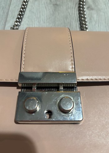 Pudra Deri Zincir Detaylı Kadın Çanta - Görsel 2