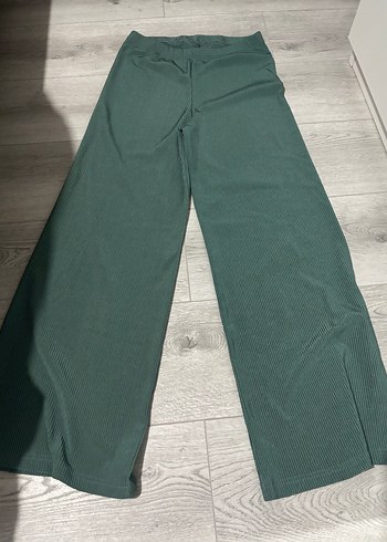 Yeşil Rahat Kesim Uzun Kadın Kumaş Pantolon