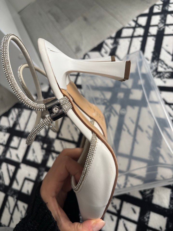 Beyaz Tokalı Topuklu Kadın Ayakkabı - Görsel 5
