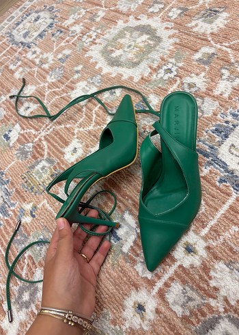Zara Zumrut Yesili İnce Bantli Sik Sandalet