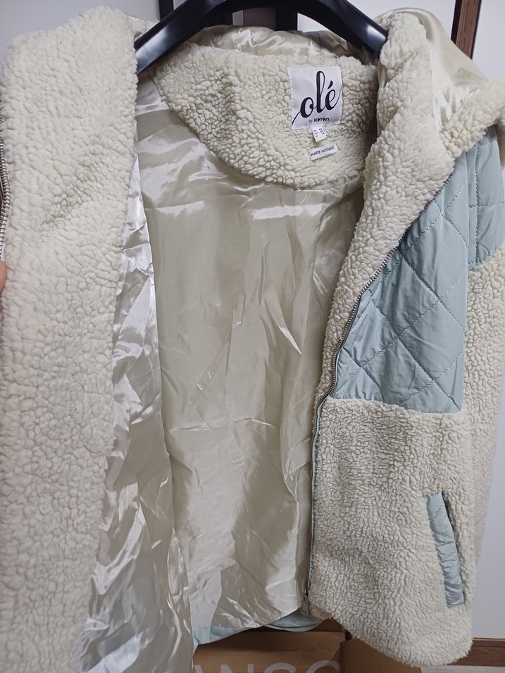 Beyaz Kapüşonlu Peluş Ceket - Görsel 5