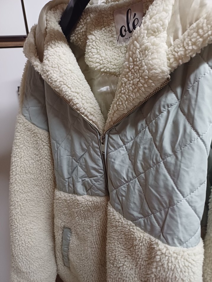 Beyaz Kapüşonlu Peluş Ceket - Görsel 4