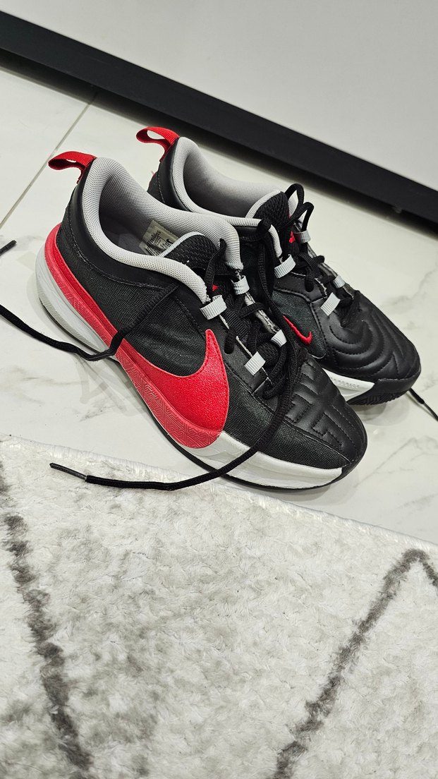 Kırmızı Siyah Bağcıklı Basketbol Ayakkabısı - Görsel 2