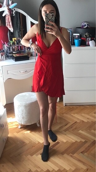 Kırmızı bershka elbise