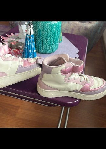 Kızlar için pembe bağcıklı ve cırt cırtlı spor ayakkabı - Görsel 5