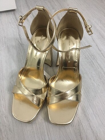 Pull and Bear Pull & Bear Gold Topuklu Sandalet