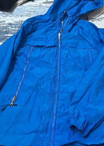 Lacoste Canli Mavi Kapusonlu Yagmurluk