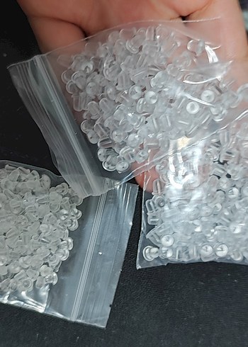 Silikon küpe tıpası