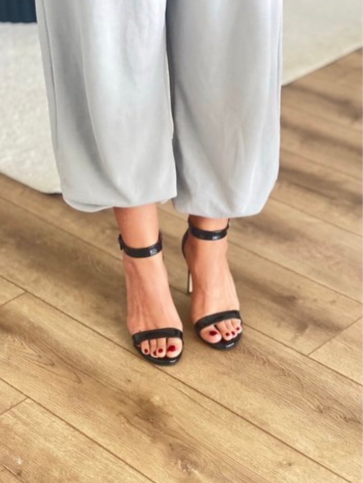 Nine West Siyah Rugan Deri Stiletto Topuklu Kadın Ayakkabı — görsel 9/10