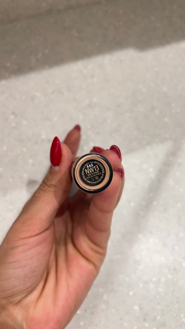 MAC Studio Radiance Kapatıcı — görsel 5/7