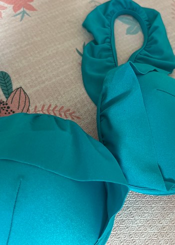 Diğer Parlak Turkuaz Fırfırlı Bikini Üstü