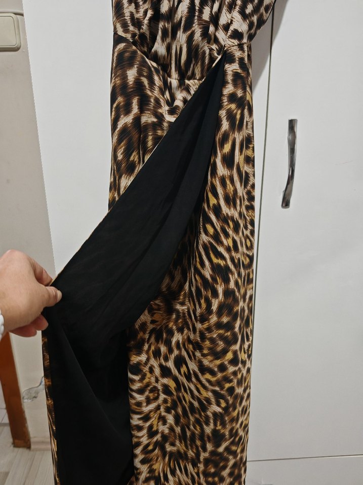 Düğmeli Leopar Desenli Kolsuz Bluz - Görsel 2