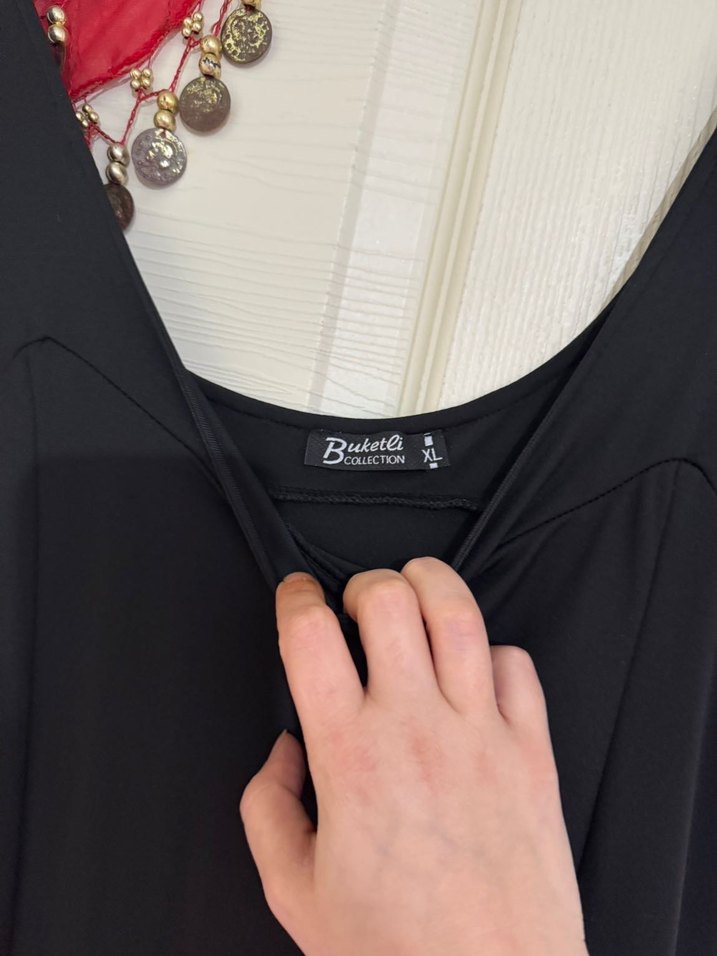 Siyah Beyaz Uzun Askısız Elbise - Görsel 3