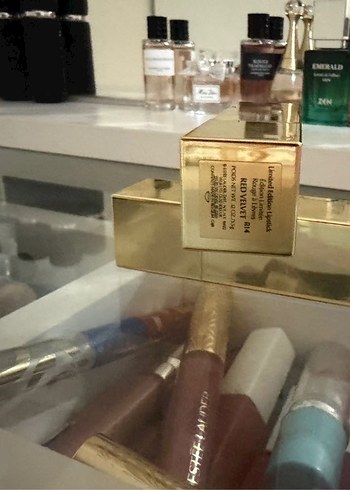 Parlak Kırmızı Ruj - Görsel 2