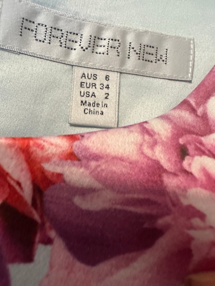 Forever New marka Pembe Çiçekli Yazlık Kolsuz Elbise — görsel 2/4