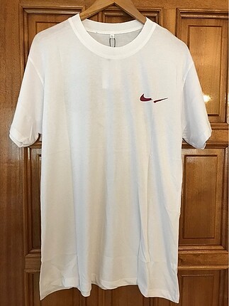 Nike Nike Sırtı Ejderha Baskılı Tişört