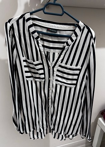 Zebra Desenli V Yaka Gri Ofis Bluzu - Görsel 2