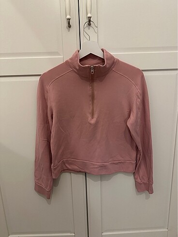 h&m spor üstü