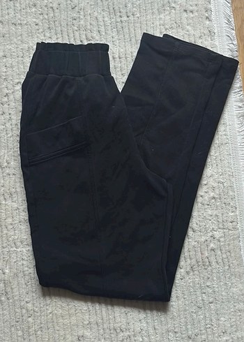 LC Waikiki Siyah Rahat Kesim Pantolon