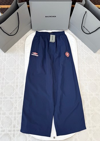 Balenciaga Esofman
