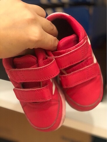 24 Beden Adidas kız çocuk ayakkabı