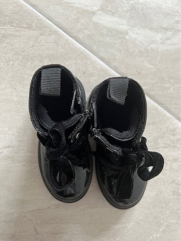 23 Beden siyah Renk H&M 23 numara kız bebek bot