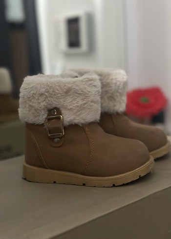 Kızlar için Bej Süet Tüylü Bot - Görsel 2